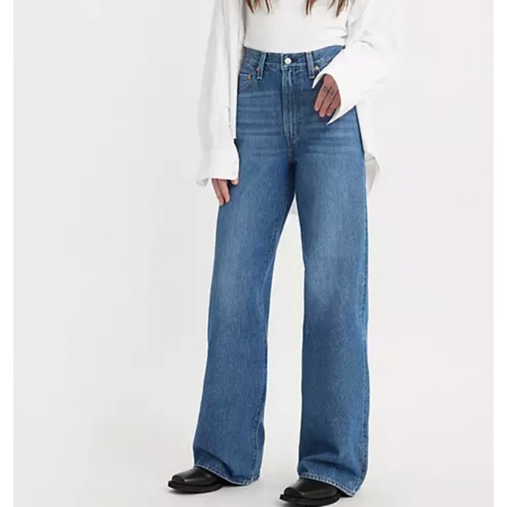 Levi's Premium Women Ribcage Wide Leg Super High Rise Medium Wash Jeans 28X32